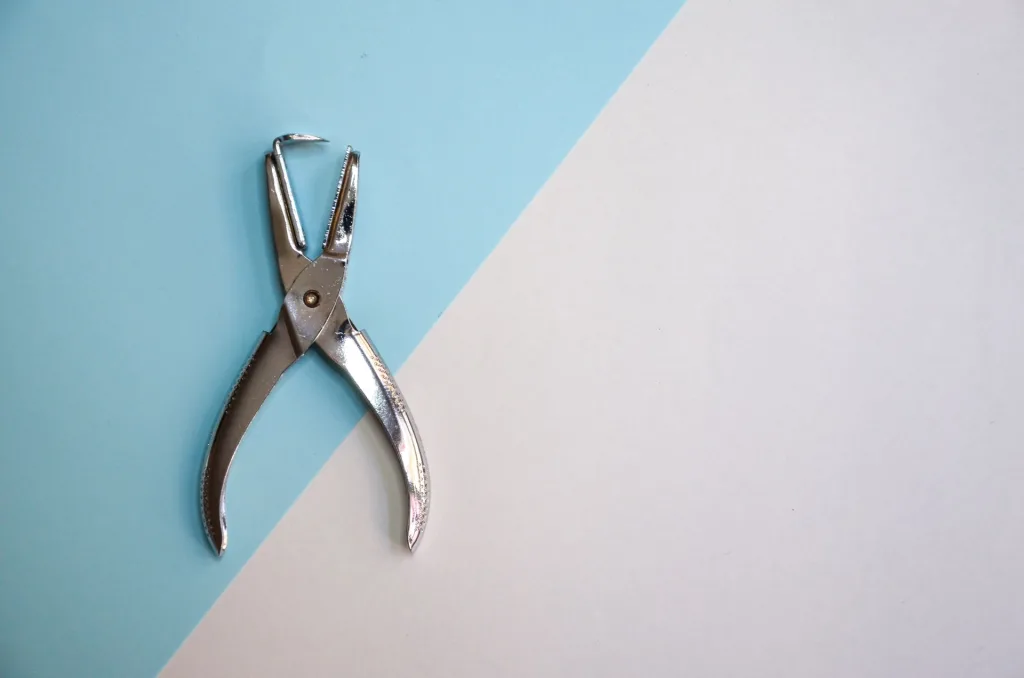 Single Hole Punch